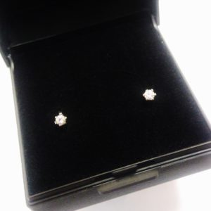 Ear stud diamond white gold