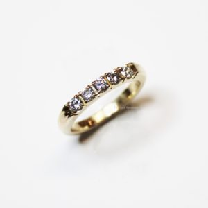 Gouden alliance ring diamant de kunst van het diamant zetten