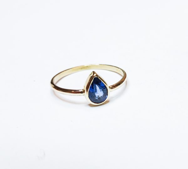 gold ring sapphire drop