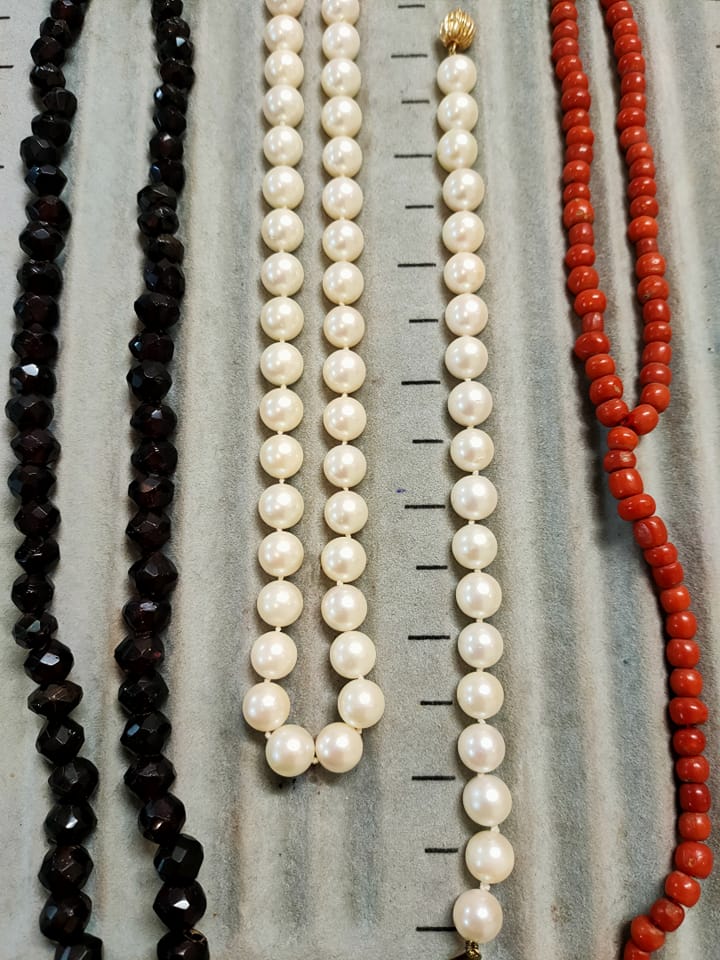 String-beads coral garnet necklaces