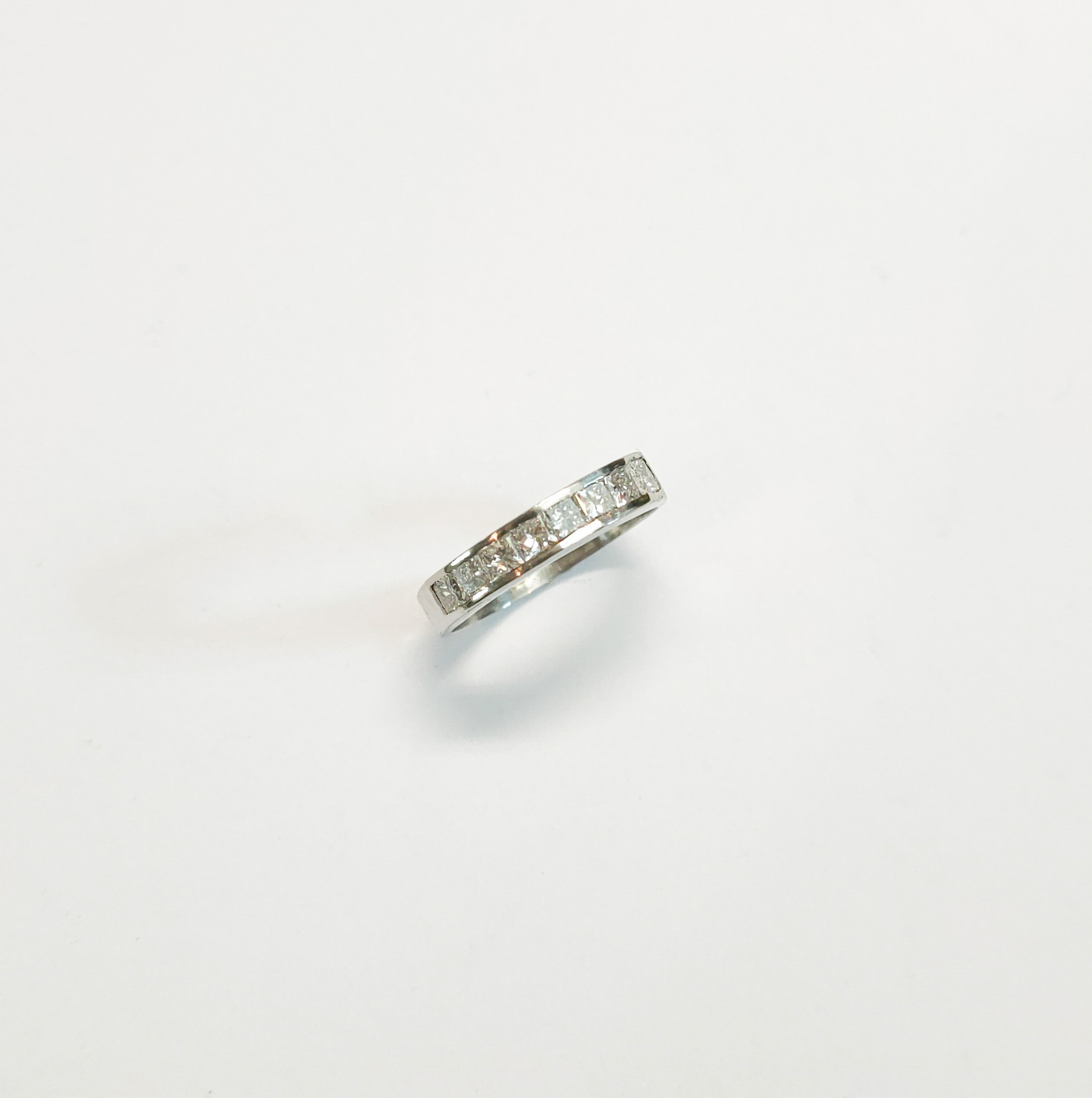 platina ring diamanten carré railsetting