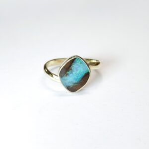 Gold ring boulder opal