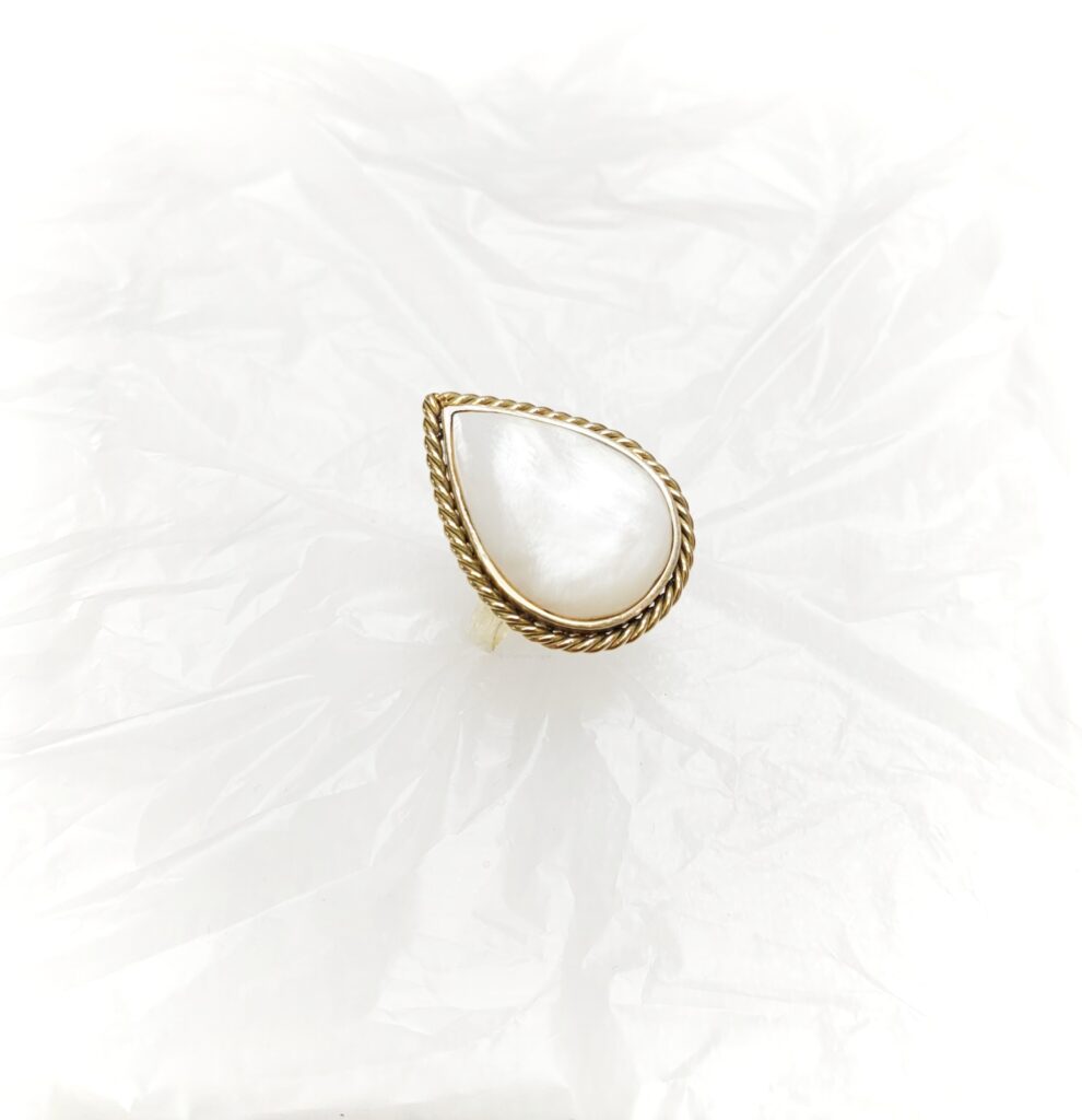 boho ring parelmoer goud