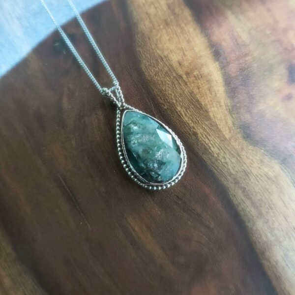 white gold green emerald zambia pendant